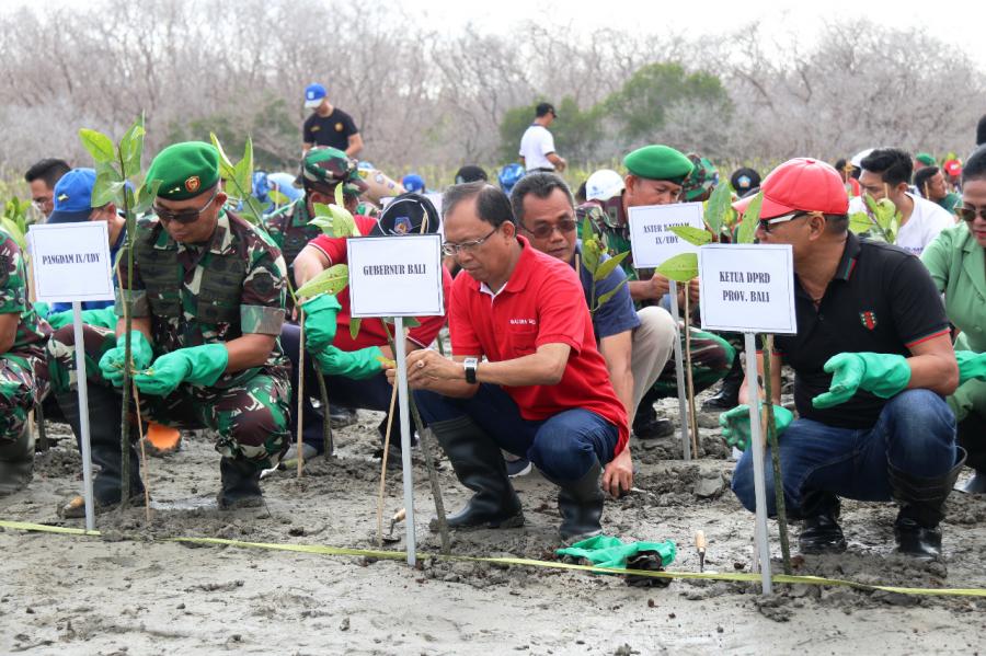 Gubernur Koster akan Bangun Hutan Kota di Kawasan Eks Reklamasi Pelindo